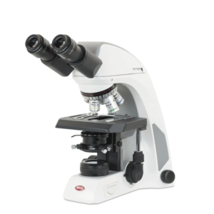 Microscopio de laboratorio Panthera L marca Motic
