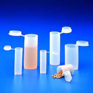 Recipientes con tapón marca Kartell